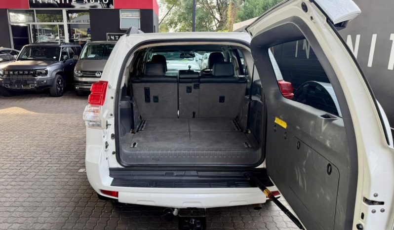 
								Toyota Land Cruiser Prado 4.0 V6 Sunroof At full									