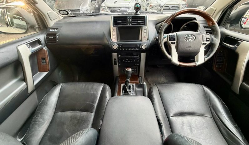 
								Toyota Land Cruiser Prado 4.0 V6 Sunroof At full									