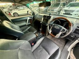 
										Toyota Land Cruiser Prado 4.0 V6 Sunroof At full									