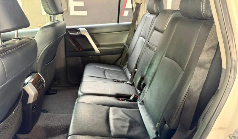 
								Toyota Land Cruiser Prado 4.0 V6 Sunroof At full									