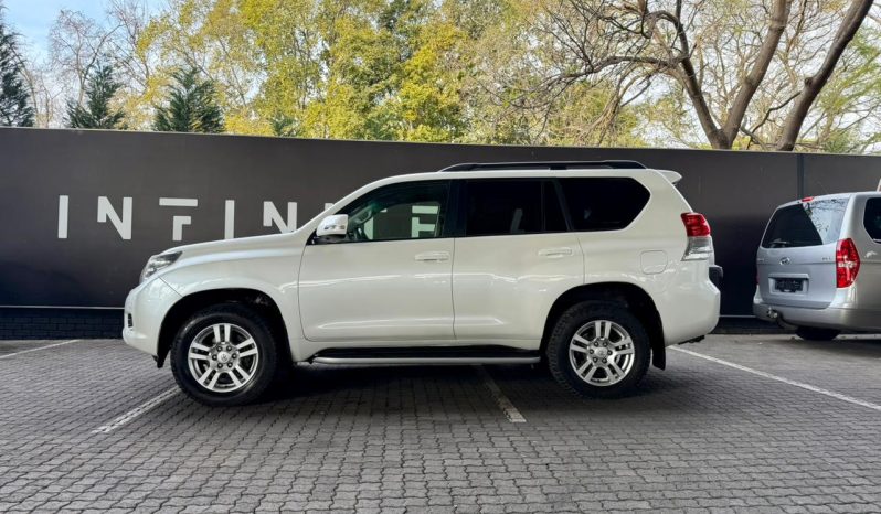 
								Toyota Land Cruiser Prado 4.0 V6 Sunroof At full									