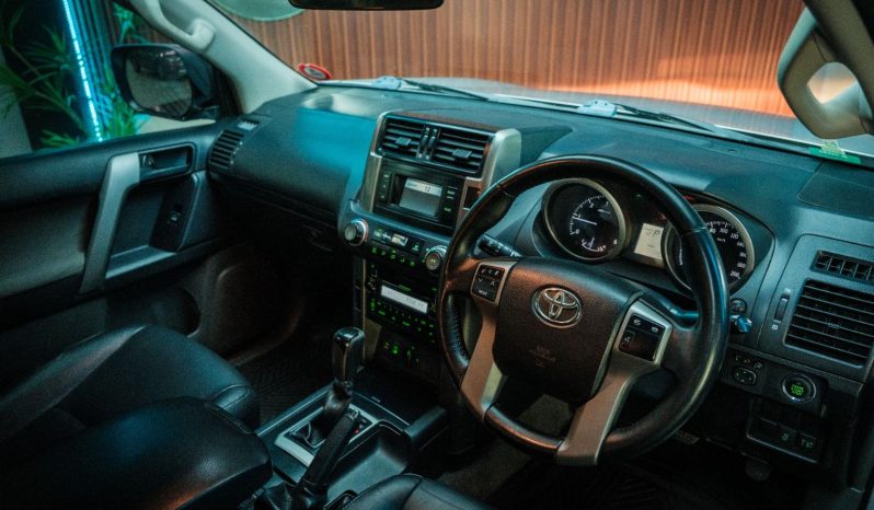 
								Toyota Prado 3.0DT Tx At full									