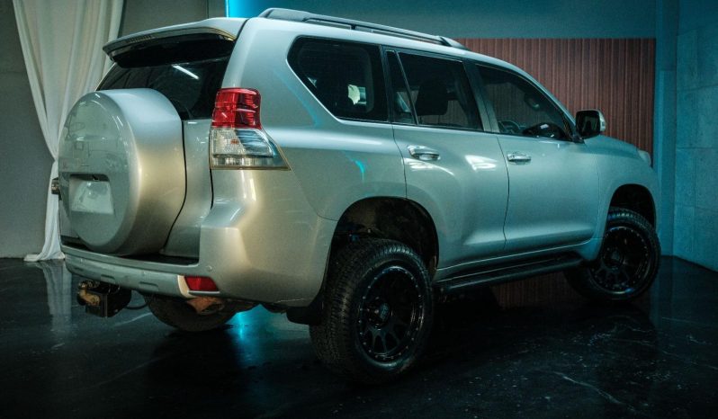 
								Toyota Prado 3.0DT Tx At full									