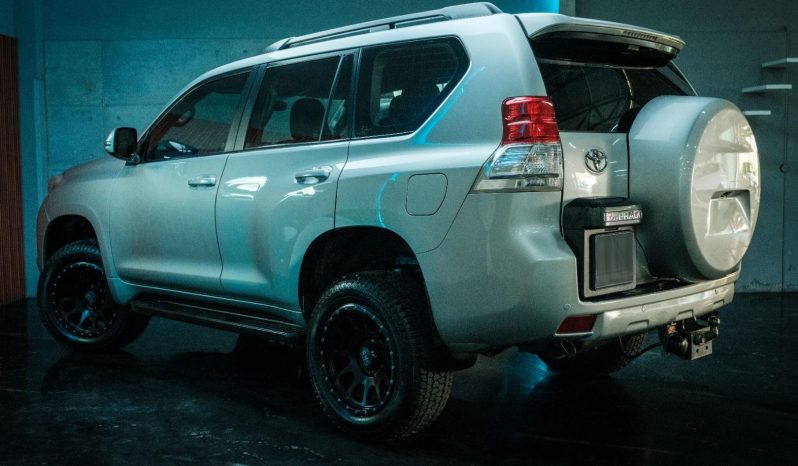 
								Toyota Prado 3.0DT Tx At full									