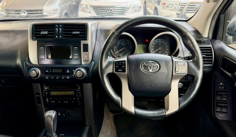 
								Toyota Prado 3.0DT Tx At full									
