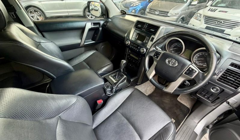 
								Toyota Prado 3.0DT Tx At full									