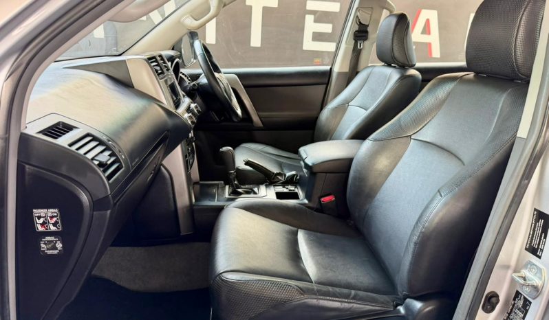 
								Toyota Prado 3.0DT Tx At full									