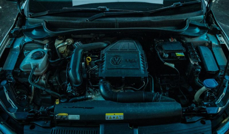 
								Volkswagen Polo Hatch 1.0 Tsi full									