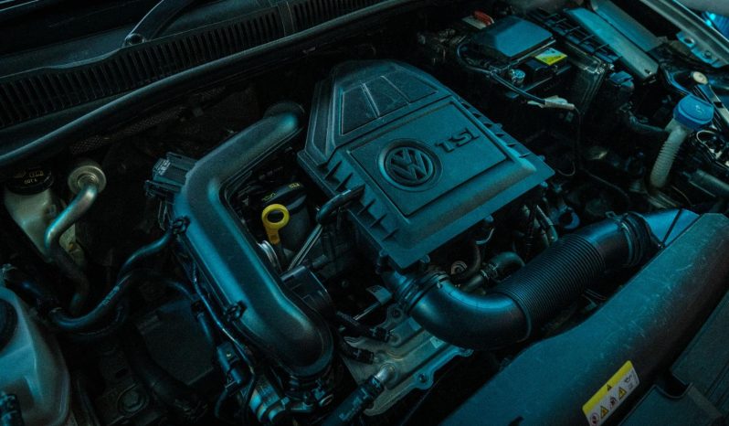 
								Volkswagen Polo Hatch 1.0 Tsi full									
