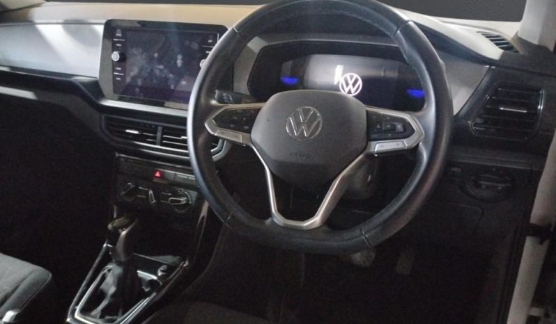 
								VOLKSWAGEN T-CROSS 1.0 TSI LIFE full									
