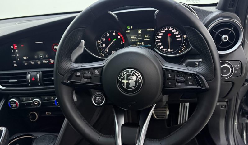 
								Alfa Romeo Giulia 2.0L Veloce At full									