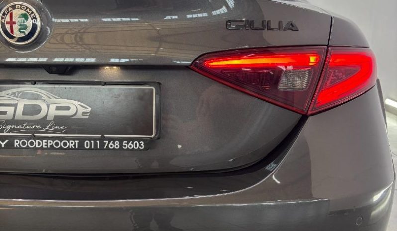 
								Alfa Romeo Giulia 2.0L Veloce At full									