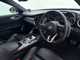 Alfa Romeo Giulia 2.0L Veloce At