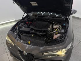Alfa Romeo Giulia 2.0L Veloce At