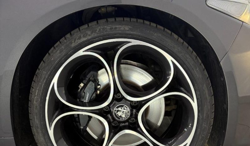 
								Alfa Romeo Giulia 2.0L Veloce At full									