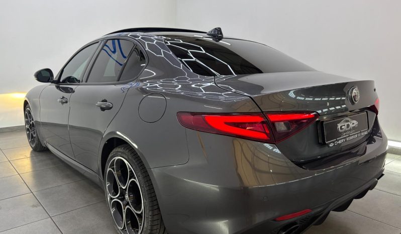 
								Alfa Romeo Giulia 2.0L Veloce At full									