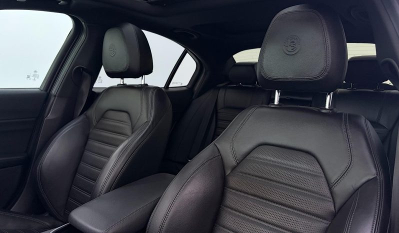 
								Alfa Romeo Giulia 2.0L Veloce At full									