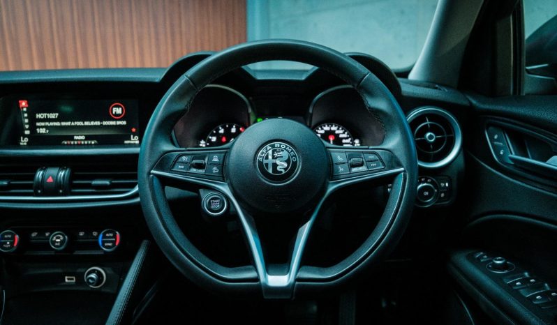 
								Alfa Romeo Stelvio 2.0 B-Tech full									
