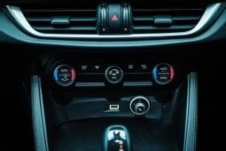 
										Alfa Romeo Stelvio 2.0 B-Tech full									