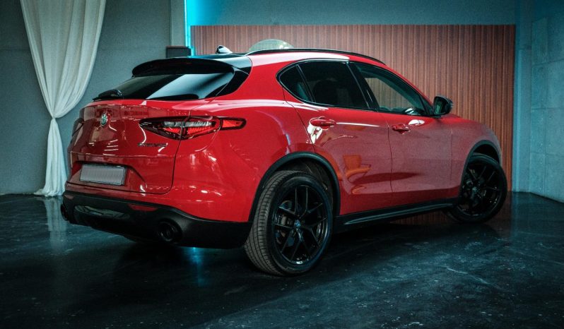 
								Alfa Romeo Stelvio 2.0 B-Tech full									