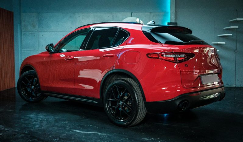 
								Alfa Romeo Stelvio 2.0 B-Tech full									