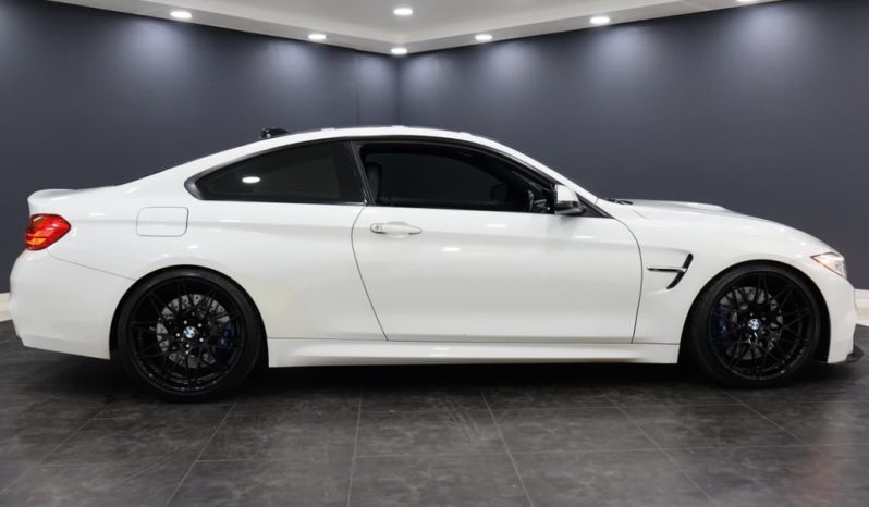 
								BMW 4 Series Coupe M4 M-Dct full									