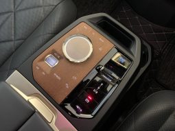 
										BMW IX Xdrive40 full									