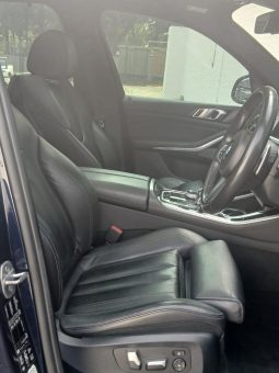 
										BMW X5 M50i Sport Steptronic full									