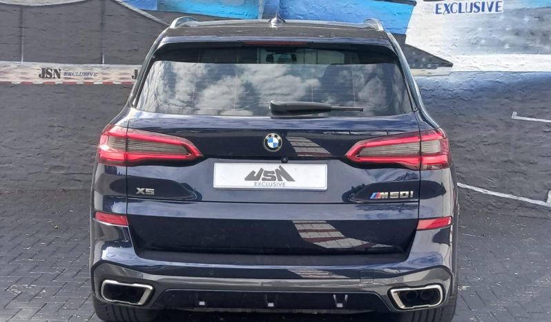 
								BMW X5 M50i Sport Steptronic full									