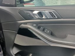 
										BMW X5 M50i Sport Steptronic full									