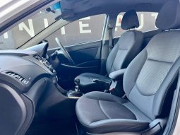 
										Hyundai Accent Hatch 1.6 Fluid full									