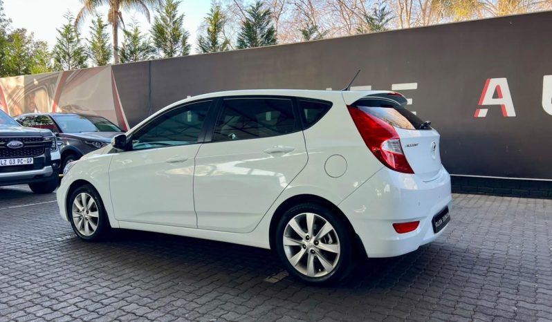 
								Hyundai Accent Hatch 1.6 Fluid full									