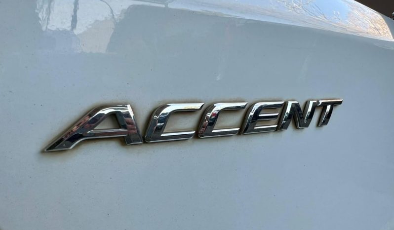 
								Hyundai Accent Hatch 1.6 Fluid full									