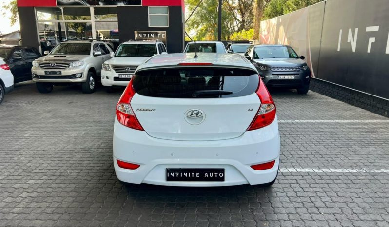 
								Hyundai Accent Hatch 1.6 Fluid full									