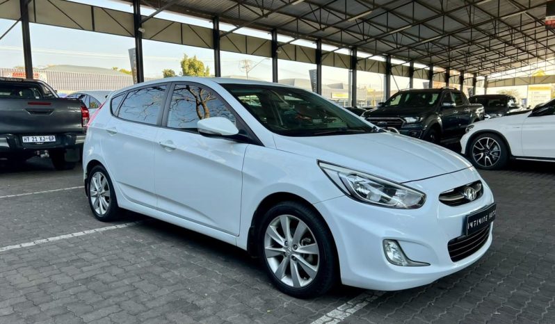 
								Hyundai Accent Hatch 1.6 Fluid full									