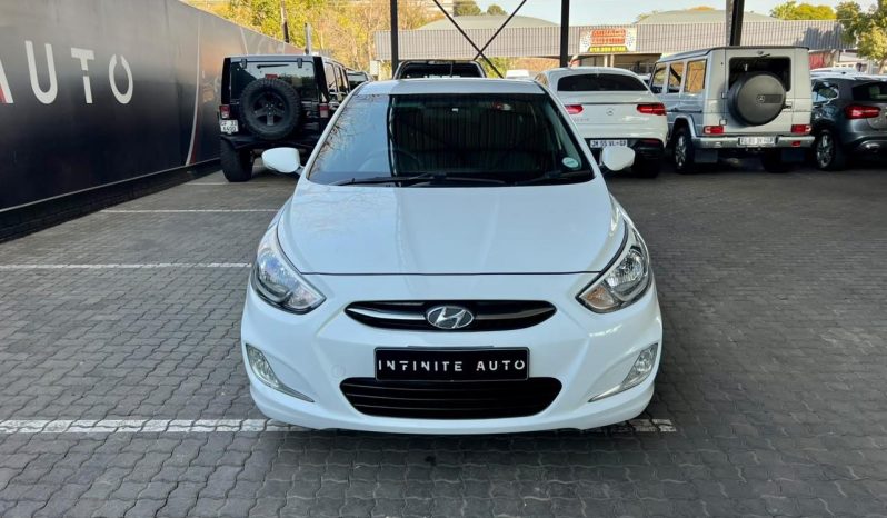 
								Hyundai Accent Hatch 1.6 Fluid full									