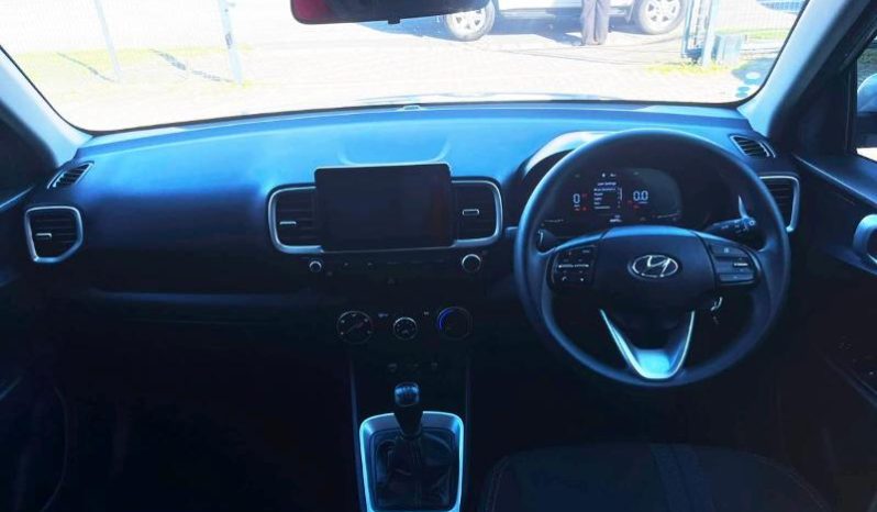 
								Hyundai Venue 1.2 Premuim full									