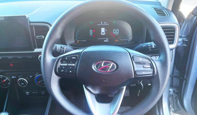 
								Hyundai Venue 1.2 Premuim full									