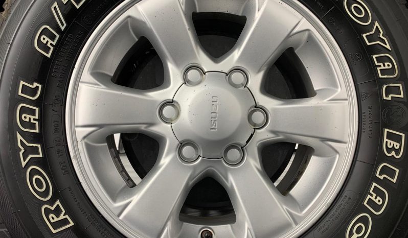 
								Isuzu D-Max 250C Fleetside full									