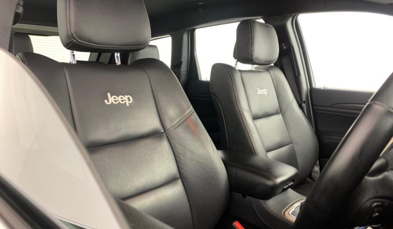 
								Jeep Grand Cherokee 3.0 Crd Laredo At full									