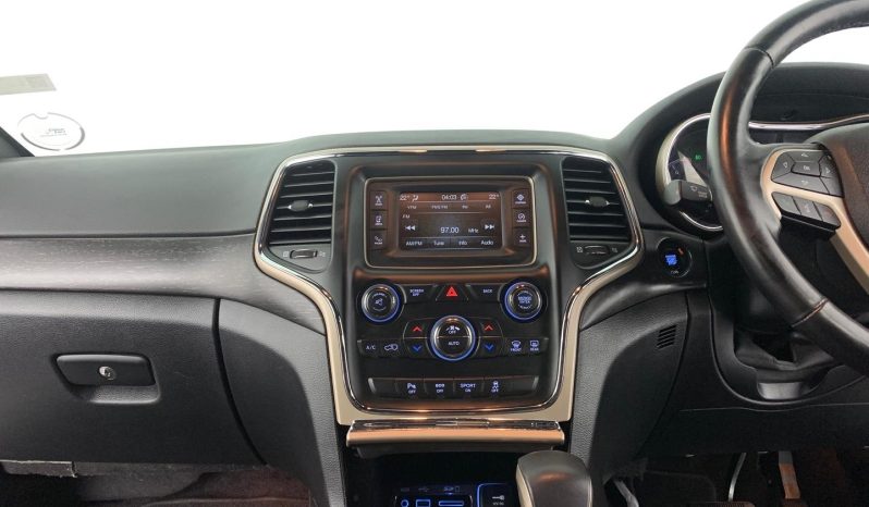 
								Jeep Grand Cherokee 3.0 Crd Laredo At full									