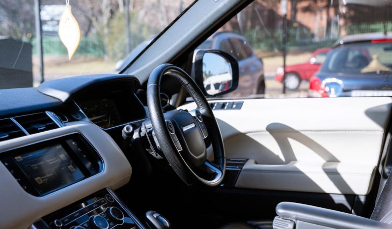 
								Land Rover Range Rover Sport HSE SDV6 full									
