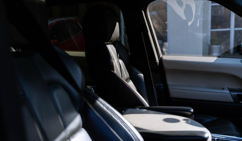 
								Land Rover Range Rover Sport HSE SDV6 full									