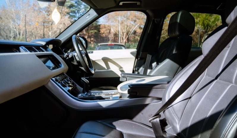 
								Land Rover Range Rover Sport HSE SDV6 full									