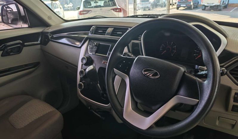 
								Mahindra KUV 100 KUV 100 1.2TD K8 full									
