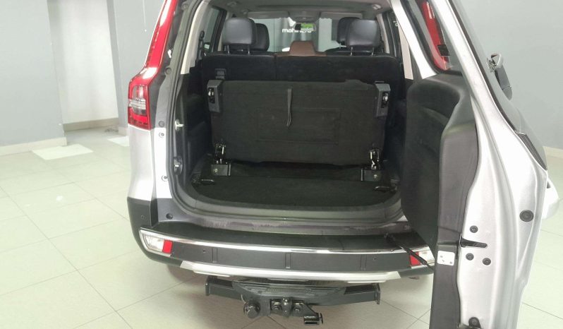 
								Mahindra SCORPIO-N SCORPIO-N 2.2D A/T (Z8) full									