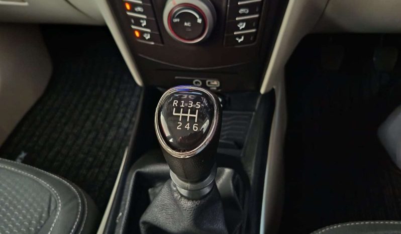
								Mahindra XUV300 XUV300 1.5D (W6) full									