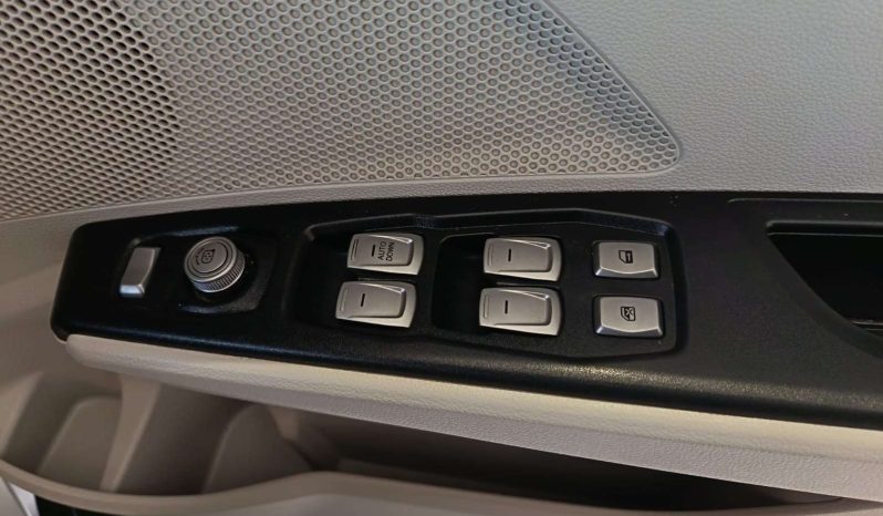 
								Mahindra XUV300 XUV300 1.5D (W6) full									
