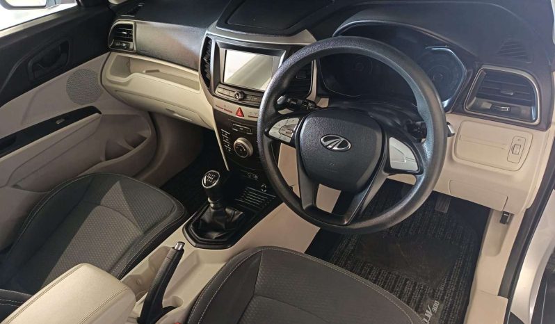
								Mahindra XUV300 XUV300 1.5D (W6) full									