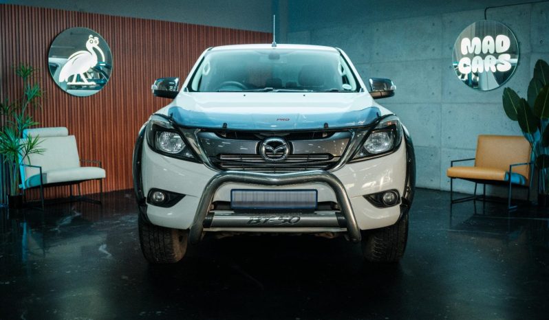 
								Mazda Bt-50 2.2 Hr D/cab Sle 4X2 At (lrd) full									